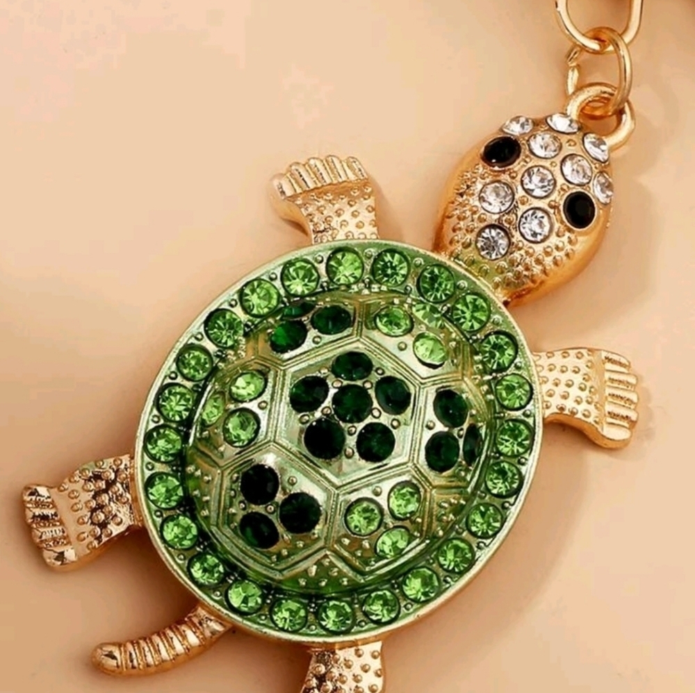 🐢🔹️ Rhinestone decor sea turtle bag charm keychain ✨️🐢 - Picture 3 of 3